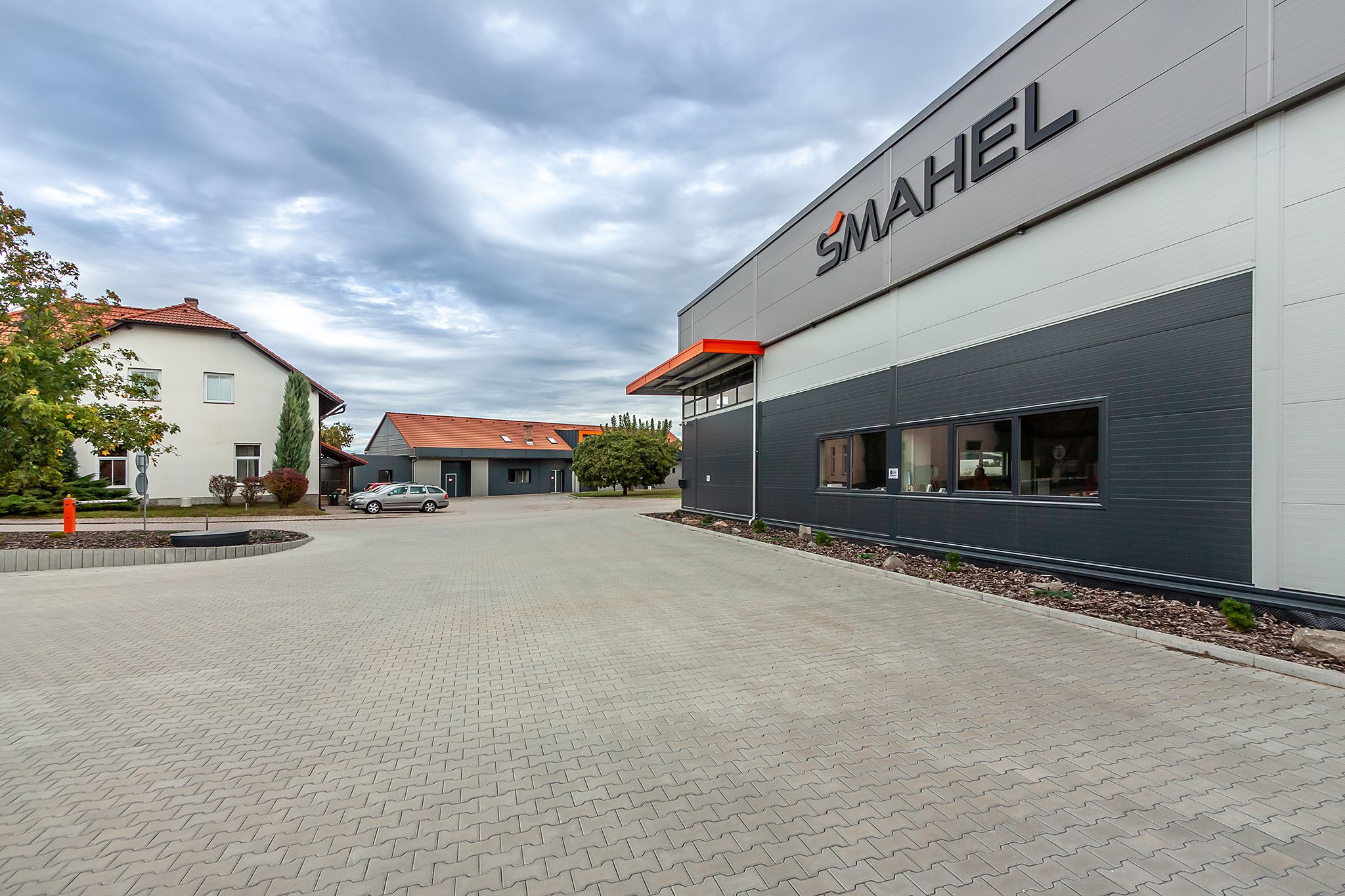 Vstup do výrobního areálu ŠMAHEL v Pardubicích – Rosicích nad Labem